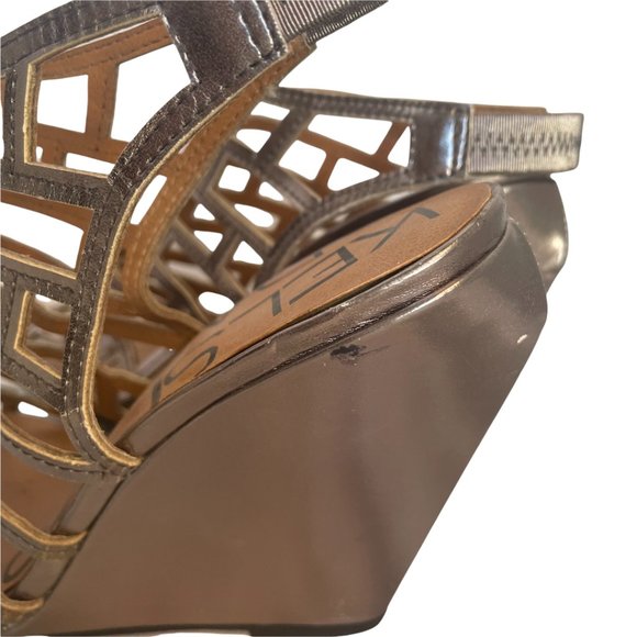 Kelsi Dagger Silver Wedge Heels Size 6 - Picture 13 of 15